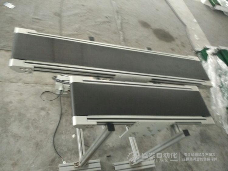 歐標(biāo)型材皮帶面高于型材小型輸送機(jī) 歐標(biāo)型材皮帶面高于型材小型輸送機(jī)