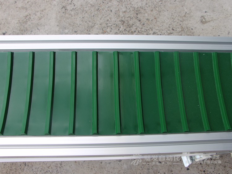 皮帶面加橫向導條小型皮帶輸送機 皮帶面加橫向導條小型皮帶輸送機