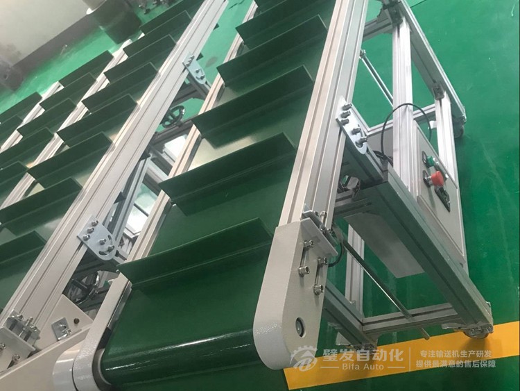 小型帶擋板爬坡輸送機 小型帶擋板爬坡輸送機