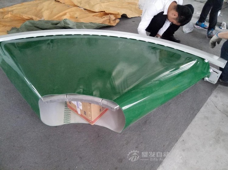 90度轉彎輸送機